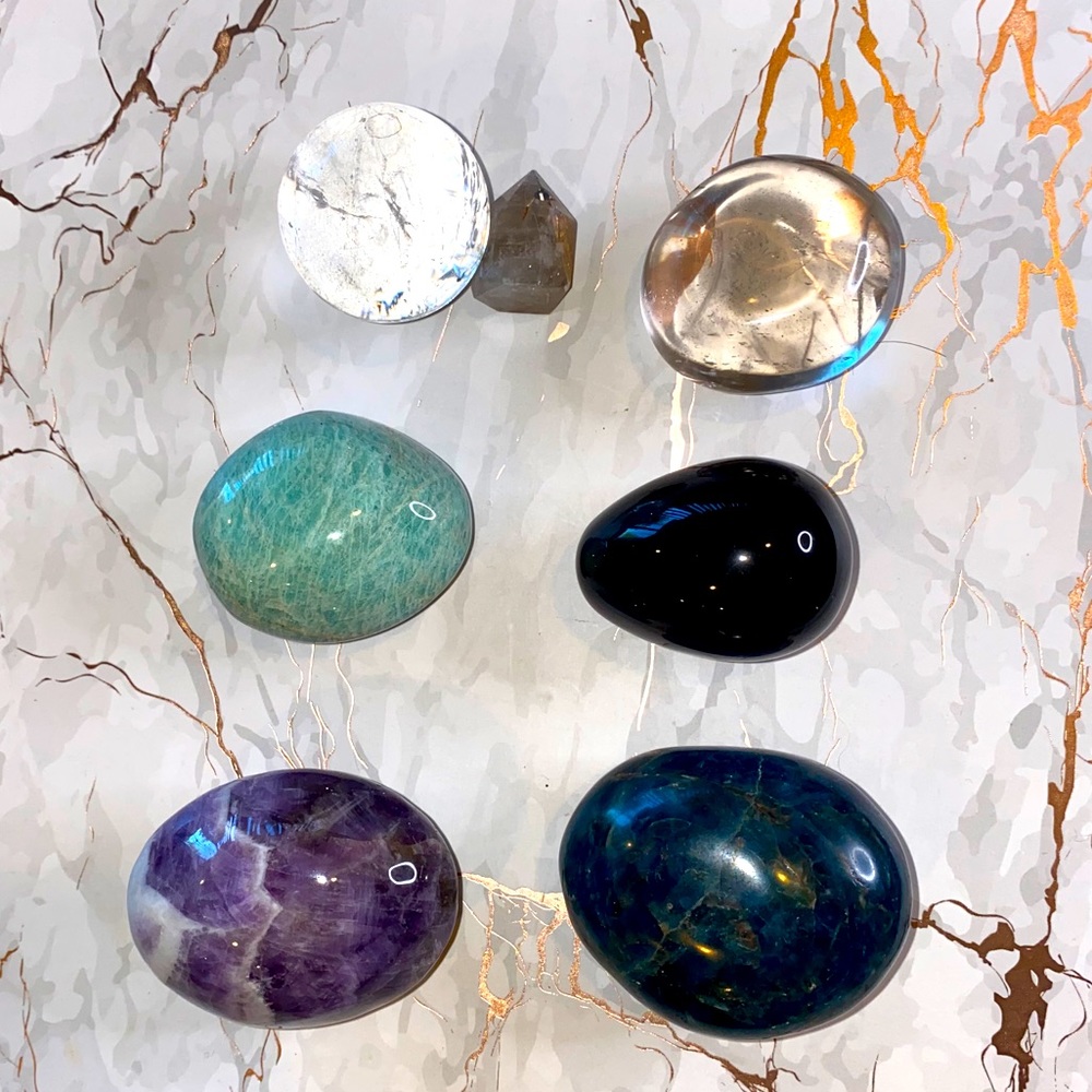 Lot of 6 Crystal Gem Palmstones